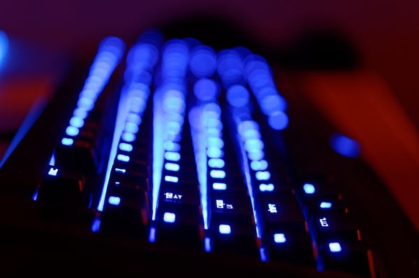 Podpowiadamy jak prawidłowo wybrać i zamontować sterownik do taśm LED